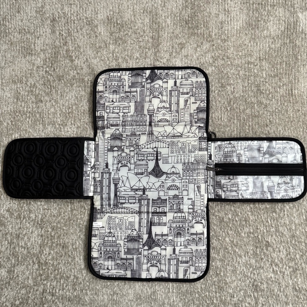 OiOi Quilted Black Portable Changing Pad with Pockets City Print Unisex